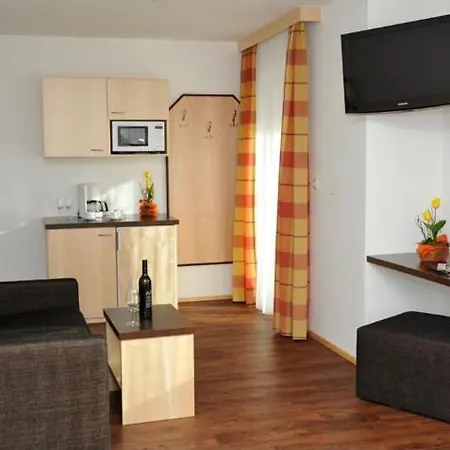 Otel Alpina 3*