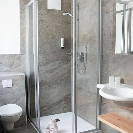 Ξενοδοχείο Alpina